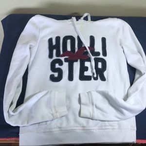 White pullover Hollister hoodie